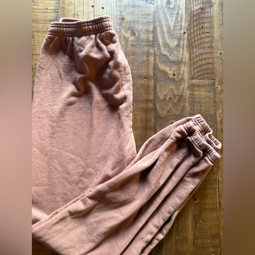 Skims outdoor joggers